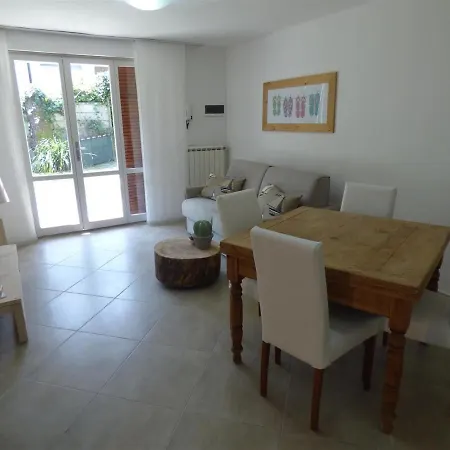 Apartment Tundra 1 Tirrenia